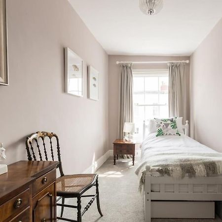 Four Bedroom Townhouse In Famous Suffolks Area 첼튼엄 외부 사진