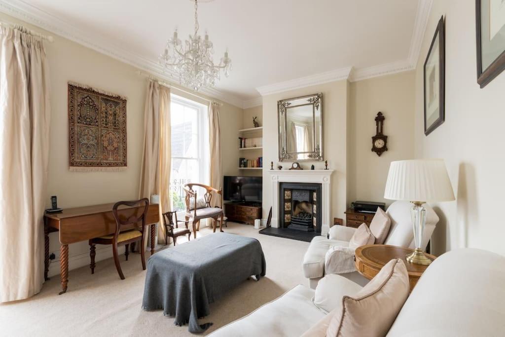 Four Bedroom Townhouse In Famous Suffolks Area 첼튼엄 외부 사진