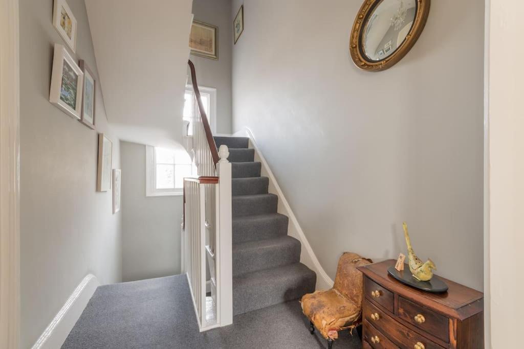 Four Bedroom Townhouse In Famous Suffolks Area 첼튼엄 외부 사진