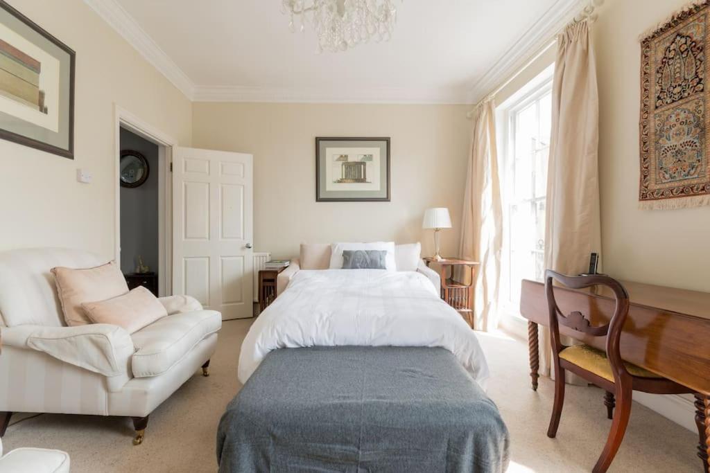 Four Bedroom Townhouse In Famous Suffolks Area 첼튼엄 외부 사진