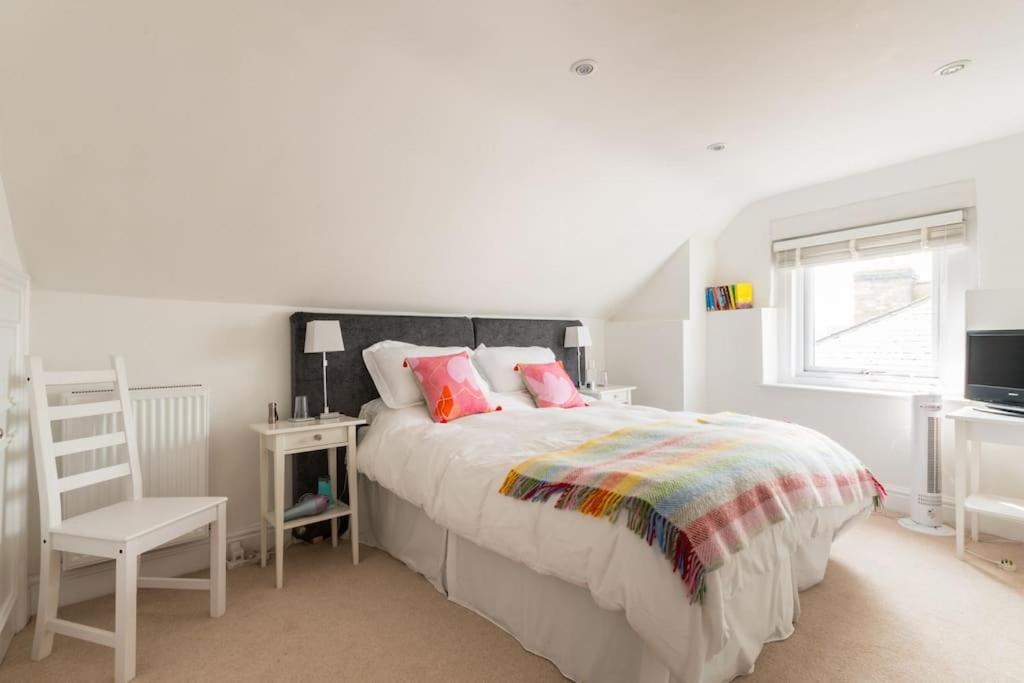 Four Bedroom Townhouse In Famous Suffolks Area 첼튼엄 외부 사진